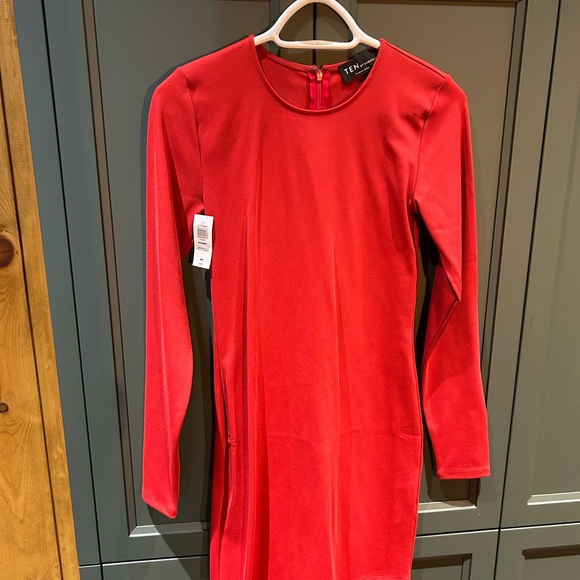 Red mini dress - Picture 3 of 4